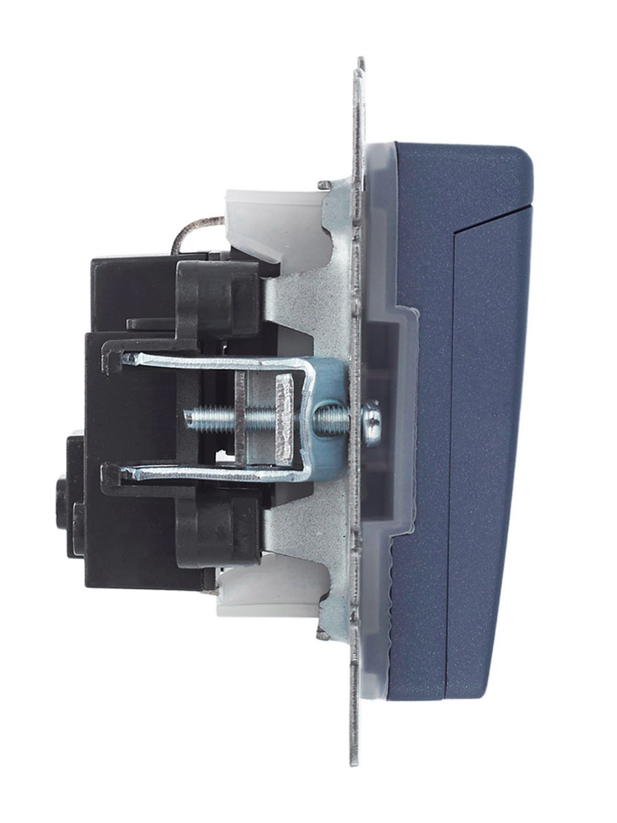Розетка IEK BRITE с/з с шторками и крышкой 16А IP44 РСбш10-3-44-БрМ маренго BR-R16-16-44-K35