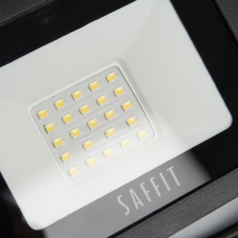 Светодиодный прожектор Saffit SFL90-30 30W Черный 4000K 55076