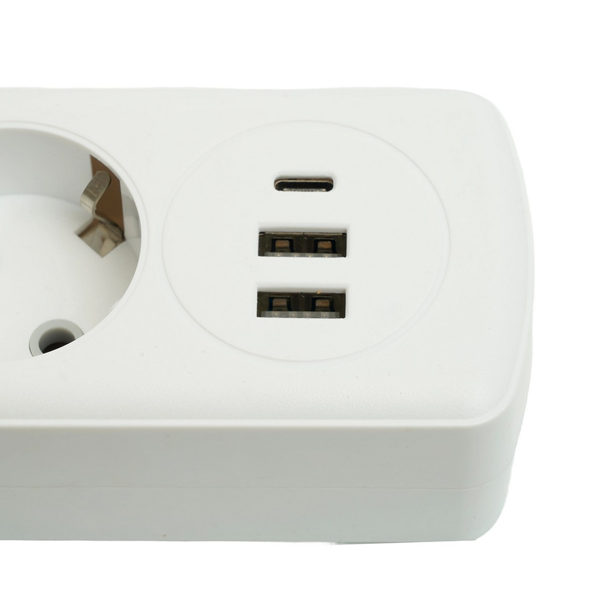 Удлинитель STEKKER HM08-43-02 4-местный c/з 3x1 мм2 1,8 м 2USB+1Type-C 2,4А Home белый 49971