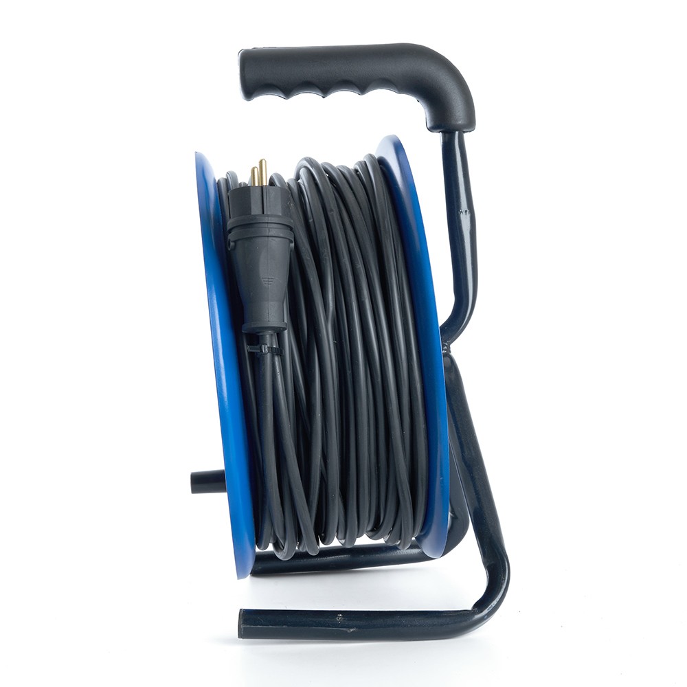Удлинитель на металлической катушке с/з 4-м Stekker PRF02-31-20 20м 3*15 серия Professional 39785